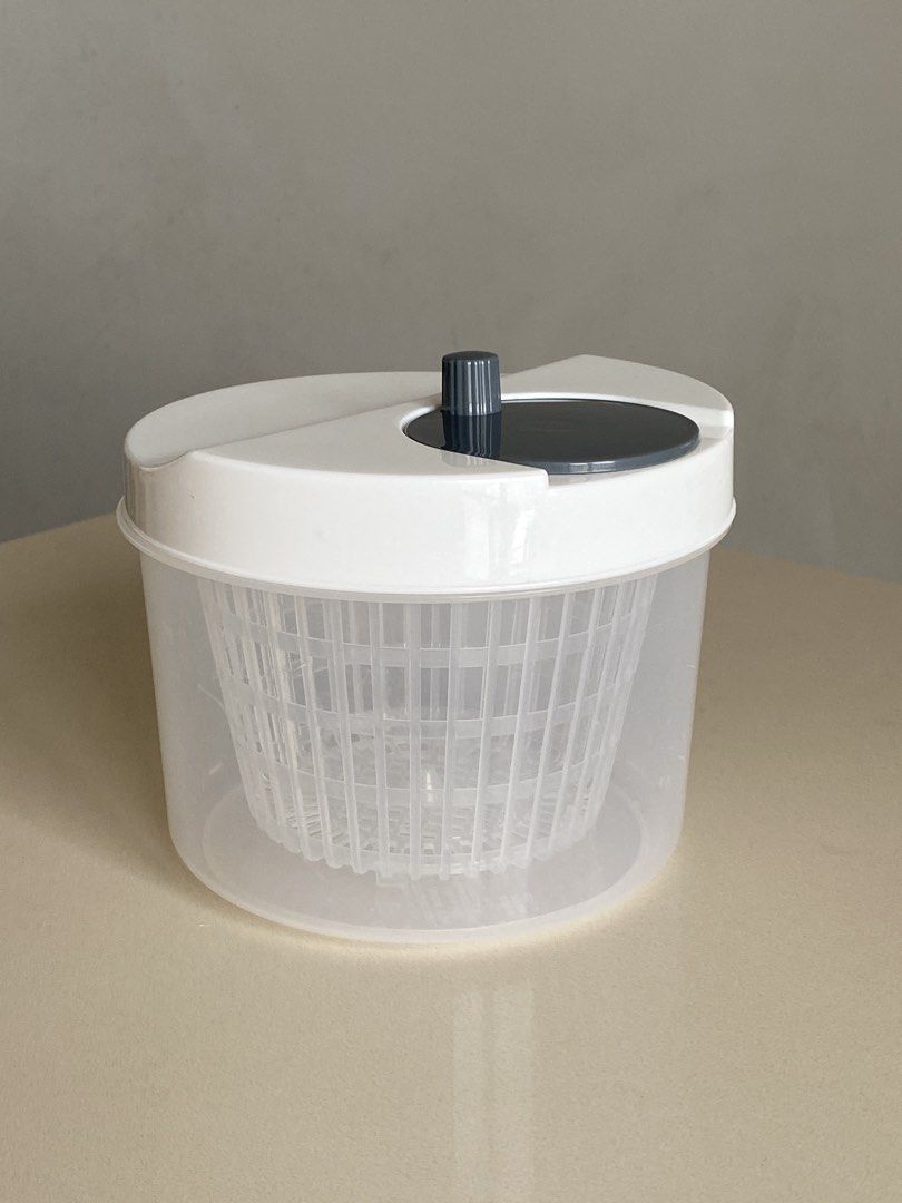 White Salad Spinner - Like New452082885869578240