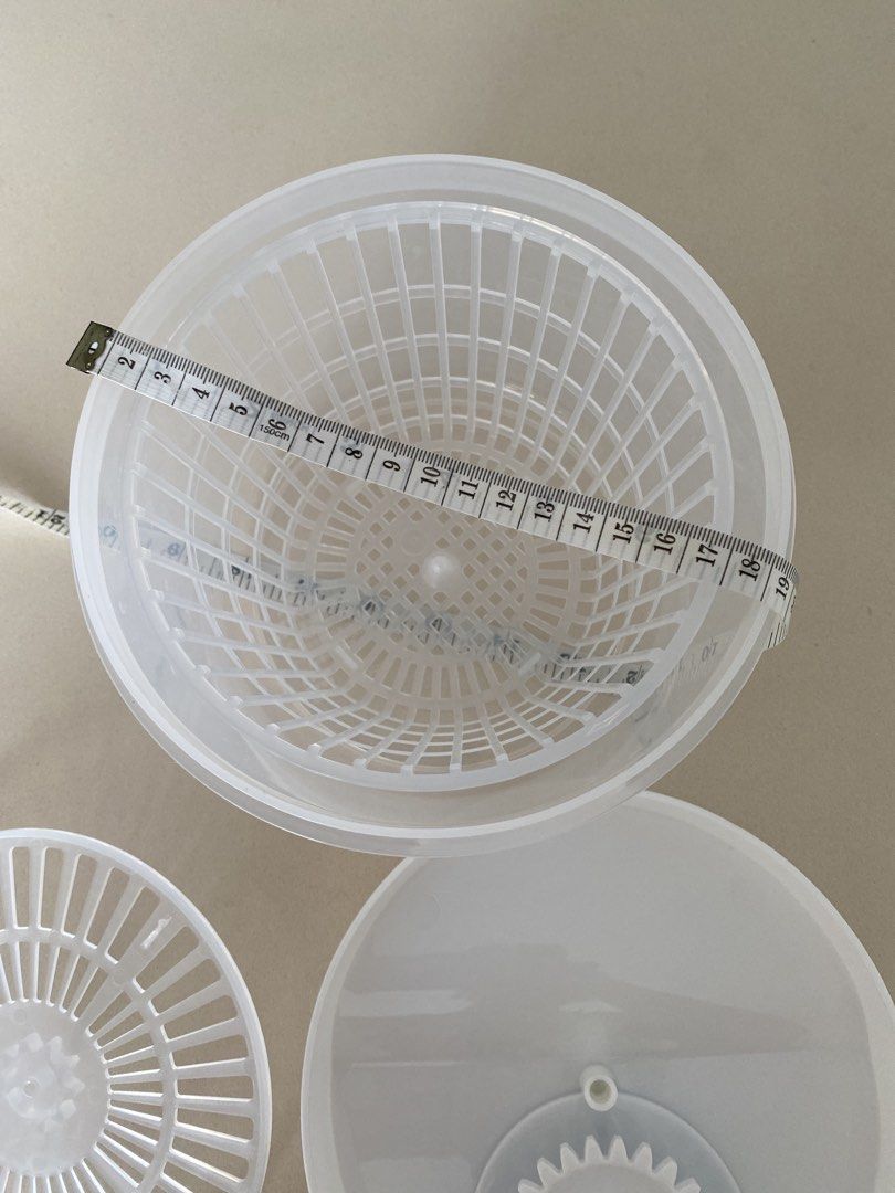 White Salad Spinner - Like New452082885869578244
