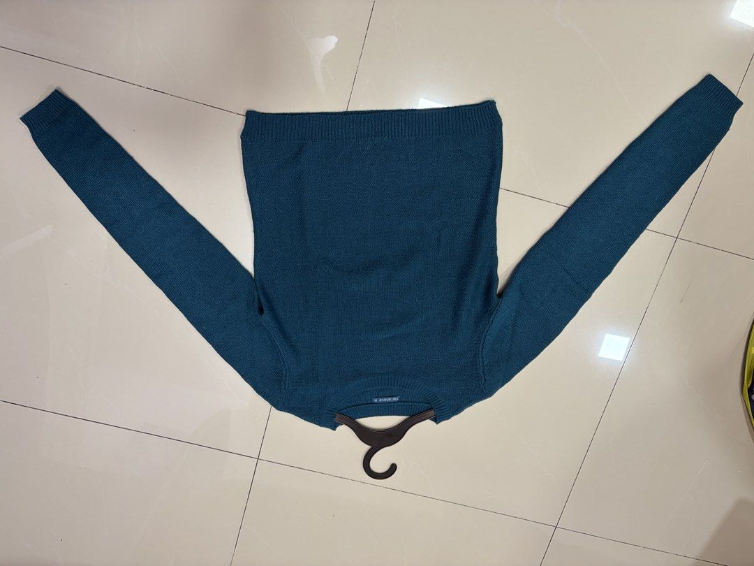 Winter Spring clothes (Category: Coats, Jackets and Outerwear) located in Singapore. Submitted by springsale (Listing ID 1437497021, Image 3). Description: Few winter/spring clothes. Perfect for layering during winter or outer during spring. I worn these as outer during Korea spring, and as layering during winter. All is in good condition and still have many long live. Reason for selling: some are not suitable for my anymore hence selling in very