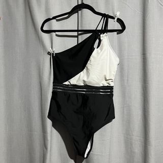 (Category: ) located in . Submitted by febmarie (Listing ID 1437543911, Image 1). Description: .