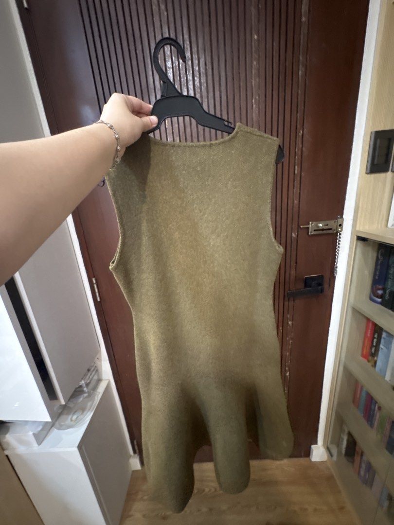 Zara Sleeveless Dress (Category: Dresses) located in Manila. Submitted by stormy28 (Listing ID 1437518892, Image 2). Description: - Zara olive green sleeveless dress - Size: Medium - Features: - Round neckline - Decorative gold buttons - Flared hem.