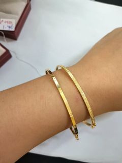 (Category: ) located in . Submitted by yourfashionthrifter (Listing ID 1437614494, Image 1). Description: .