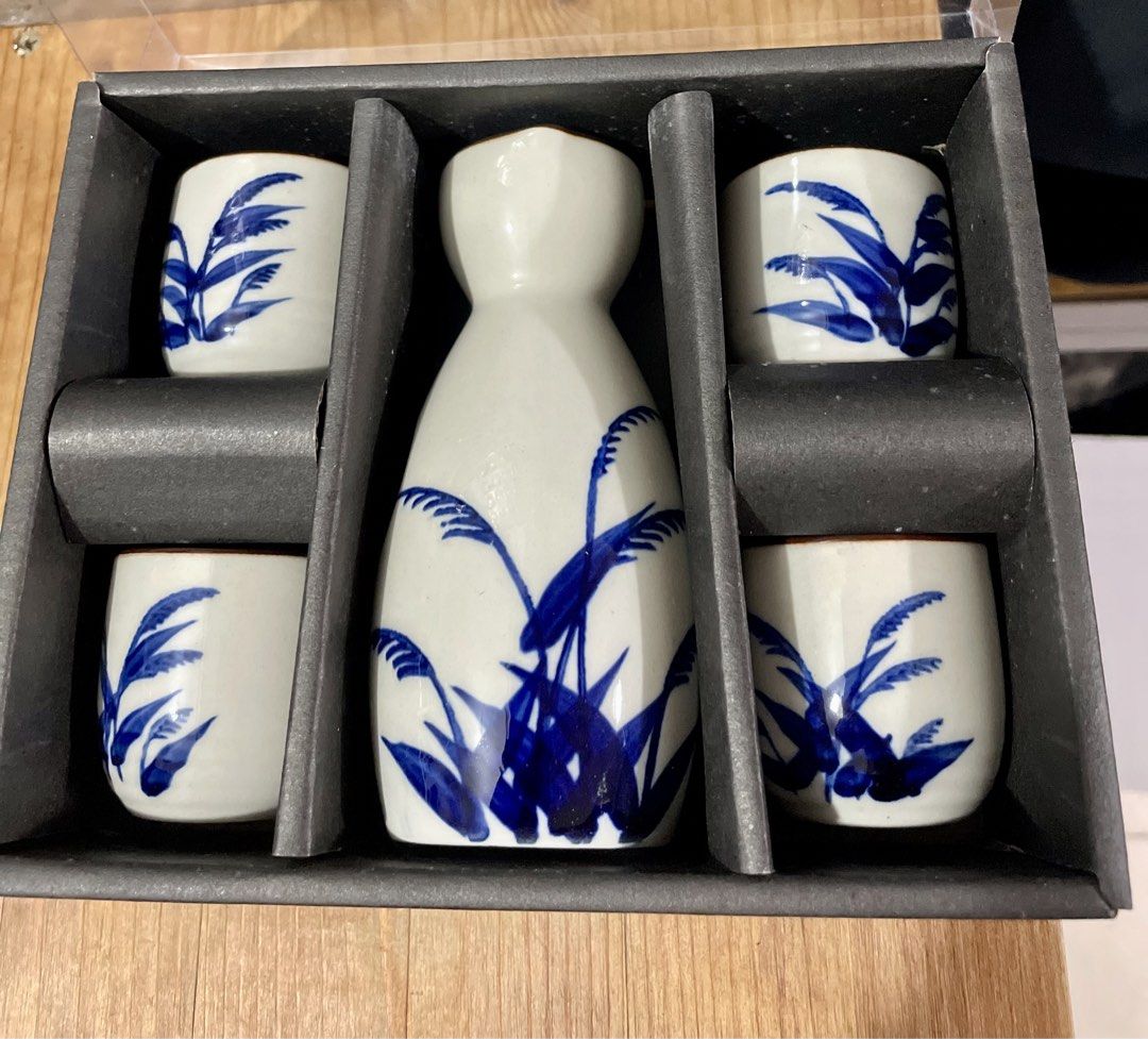 5 piece ceramic sake Set