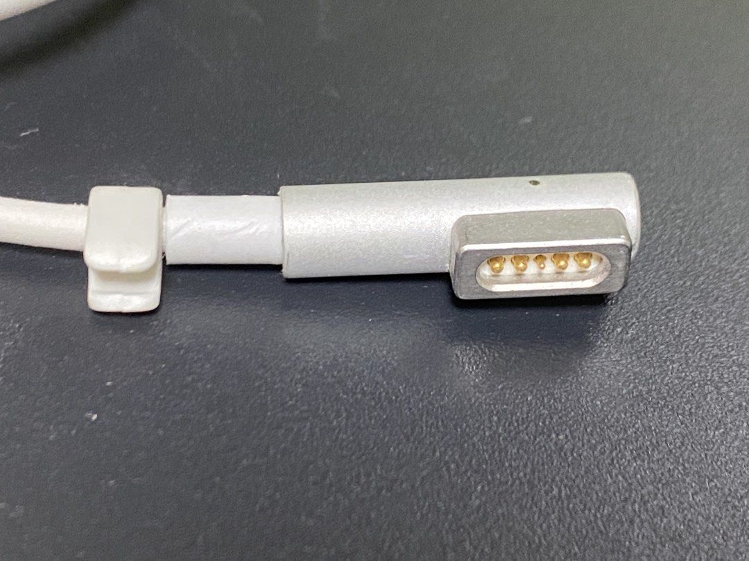 85 MagSafe Power Adapter452890499745075201