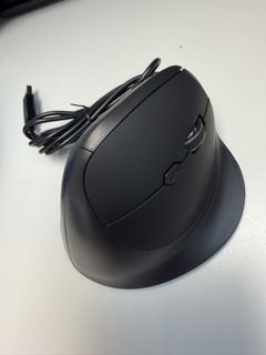 Black Vertical Wired Mouse459192275976867840