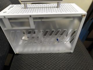 White ITX Case459689173860362240