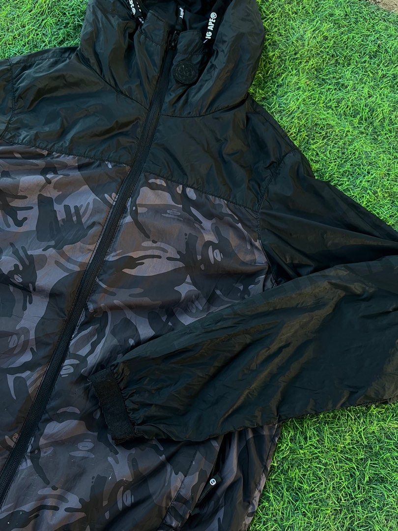 AAPE WINDBREAKER (Category: Coats, Jackets and Outerwear) located in Cebu City. Submitted by pick2zeroo (Listing ID 1437593716, Image 2). Description: As new Meduim on tag Dm for more details .