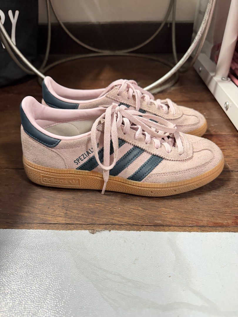 Adidas Spezial Pink Sneakers (Category: Sneakers) located in Quezon City. Submitted by declutterwsof (Listing ID 1437675145, Image 3). Description: Adidas Spezial US 5 1/2 Fits size 6 Authentic.