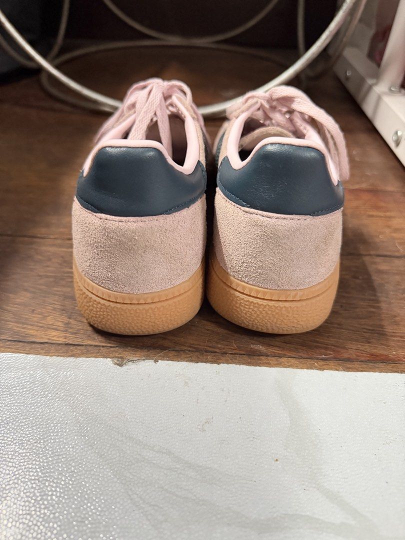 Adidas Spezial Pink Sneakers (Category: Sneakers) located in Quezon City. Submitted by declutterwsof (Listing ID 1437675145, Image 2). Description: Adidas Spezial US 5 1/2 Fits size 6 Authentic.