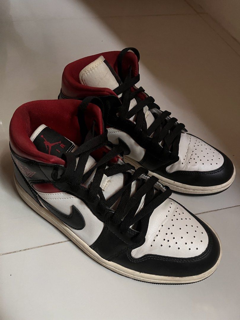 Air Jordan 1 Mid - Black/White/Red (Category: Sneakers) located in Quezon City. Submitted by wywgy (Listing ID 1437667492, Image 1). Description: - Air Jordan 1 Mid - Color: Black, White, and Red - Size: US 8, UK 7, EUR 39, CM 25.0(2.5) .