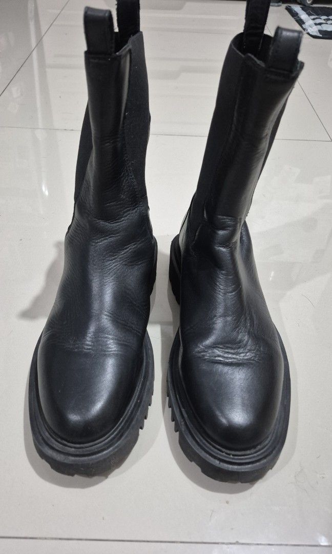 Allsaints hallie boots (Category: Boots) located in Caloocan City. Submitted by danahsaur (Listing ID 1437745453, Image 2). Description: allsaints hallie boots worn once bagong bago pa no heel drag size 7 womens.
