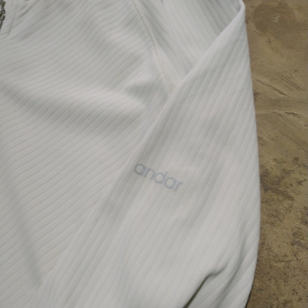 Andar Slim Body Cropped Yoga Jacket (Category: Activewear) located in Cebu City. Submitted by archivalia.me (Listing ID 1437682659, Image 3). Description: Andar Slim Body Cropped Yoga Jacket Small Width 16 Length 21 Sleeve 28 No Issue Price dm + sf Loc: Cebu.