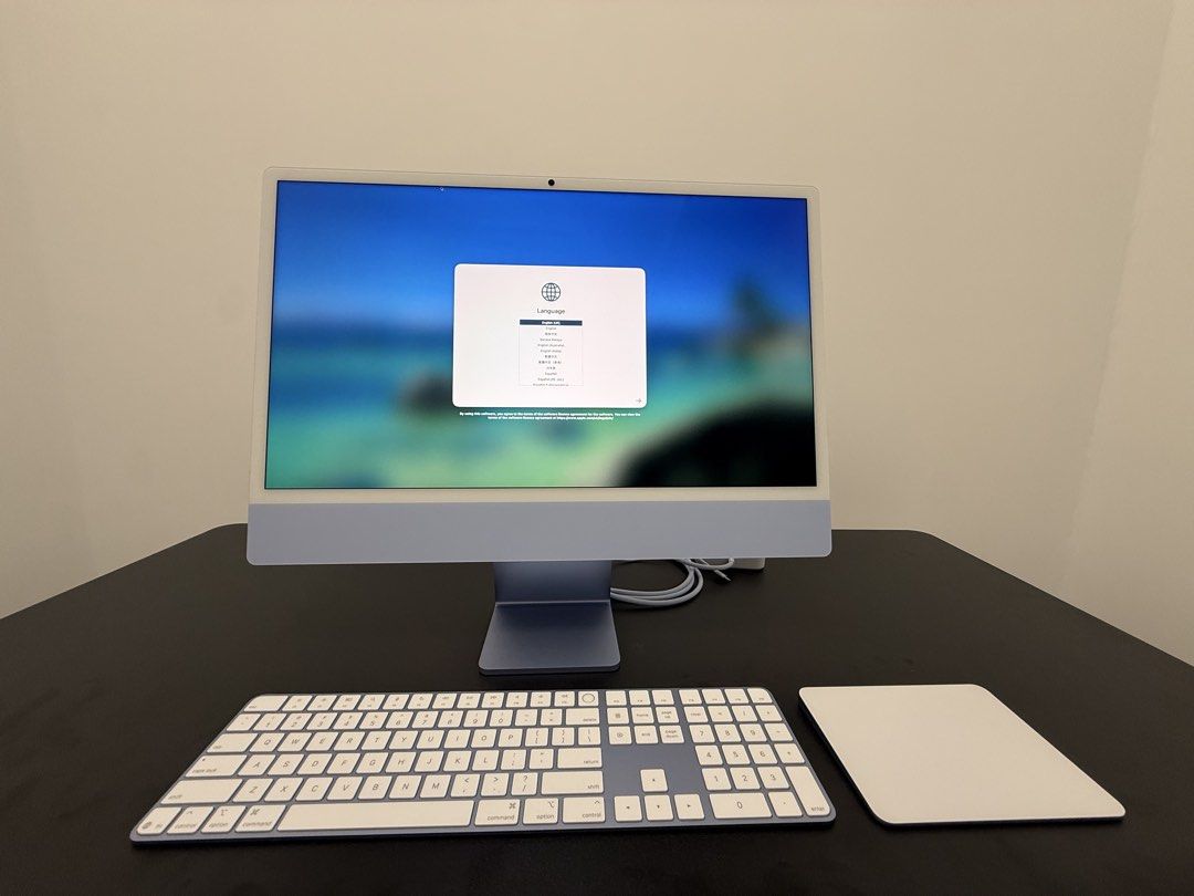 Apple iMac 24-inch (Blue)