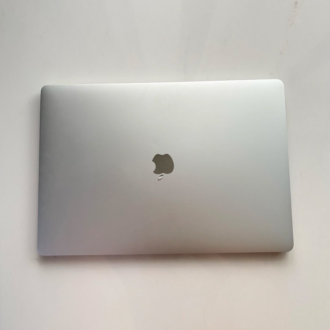 Apple MacBook Pro 16-inch (2019, Silver)