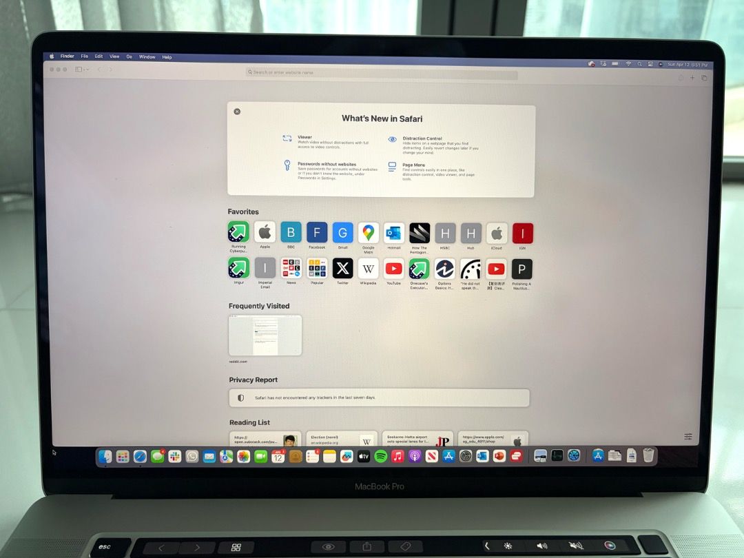 Apple MacBook Pro 16-inch (2019, Silver)452899995701094404