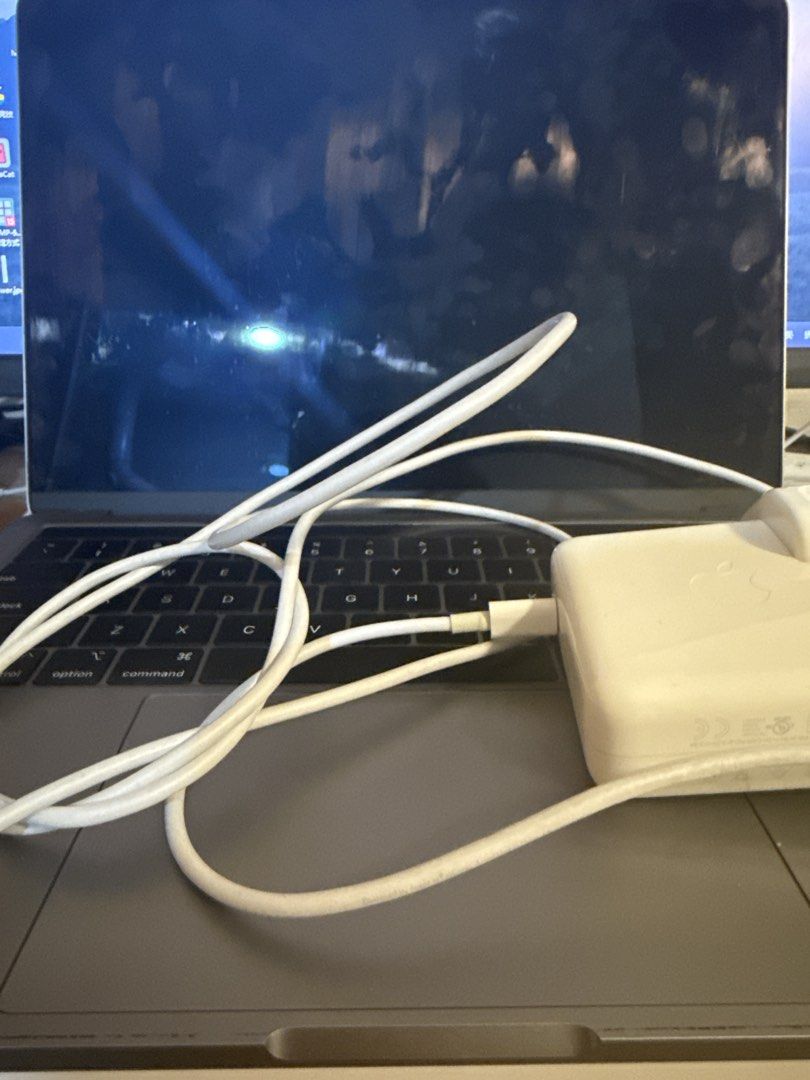 Apple MacBook Pro - Silver453327392258795523