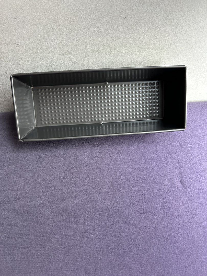 Baking tin for bread & cakes453173385468979202