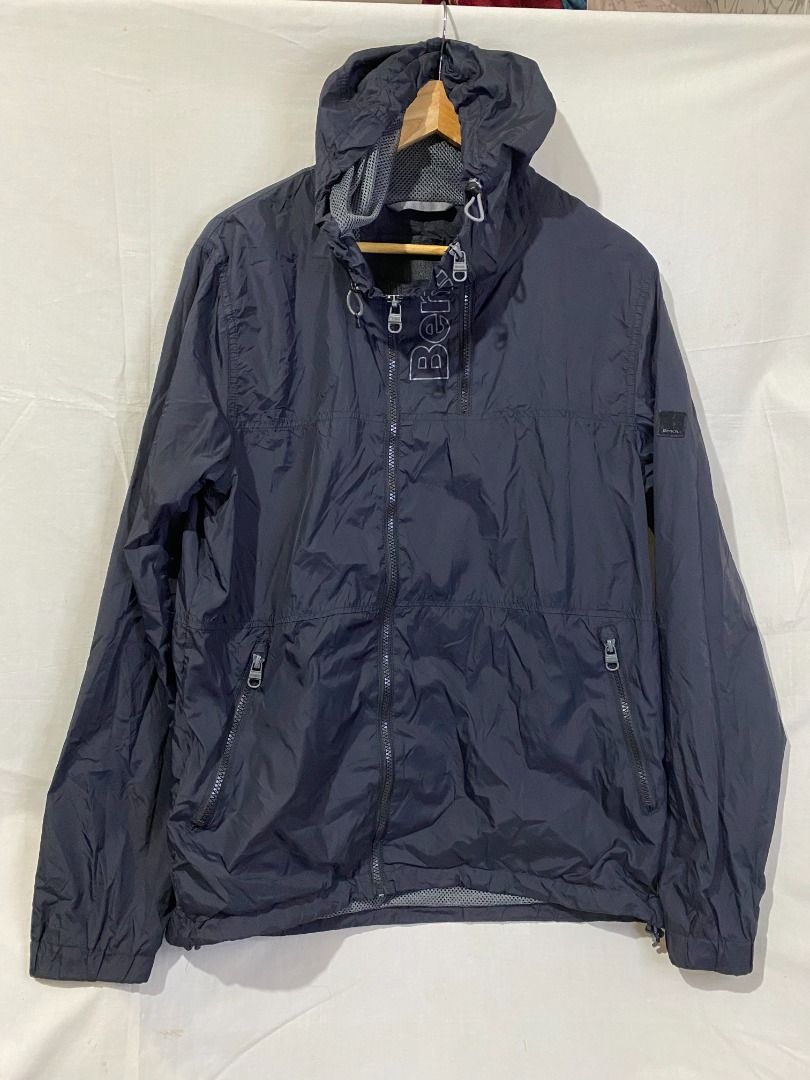 BENCH. "STOWAWAY" TECHNICAL WINDBREAKER (Category: Coats, Jackets and Outerwear) located in Antipolo. Submitted by canadafindss (Listing ID 1437695331, Image 1). Description: Visit & Follow Canada Finds for more premium thrift, streetwear, vintage, techwear, activewear, and branded finds from Canada 🇨🇦 More items posted regularly: https://www.carousell.ph/u/canadafindss BENCH. "STOWAWAY" TECHNICAL WINDBREAKER Stay protected from the elements wi