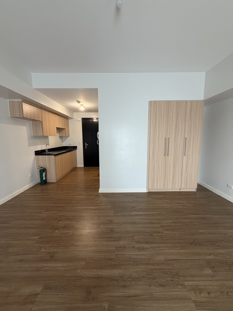 (Category: ) located in . Submitted by donmbj (Listing ID 1437655726, Image 1). Description: .