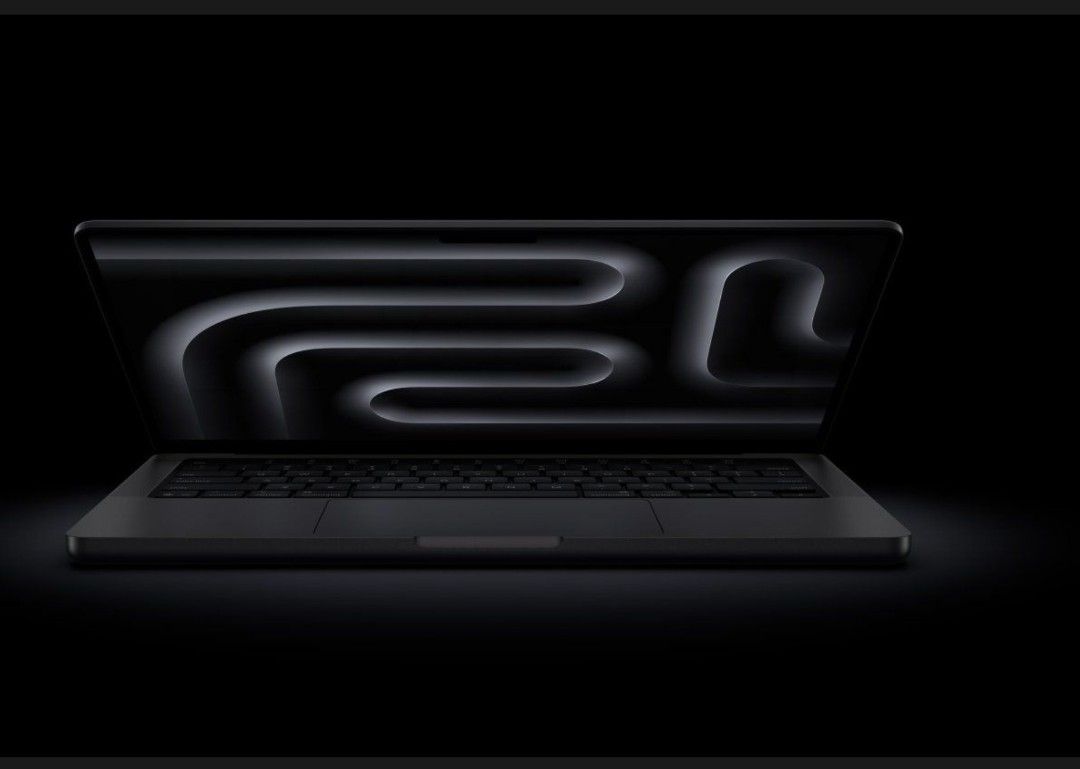 Black Laptop452990967093678080