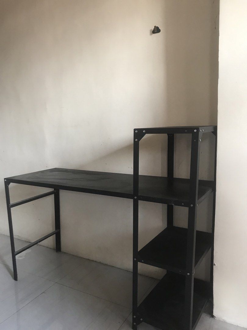 Black Metal Table (Category: Table Linen & Textiles) located in Manila. Submitted by arashi.aiko (Listing ID 1437683563, Image 1). Description: perfect for work and studying.