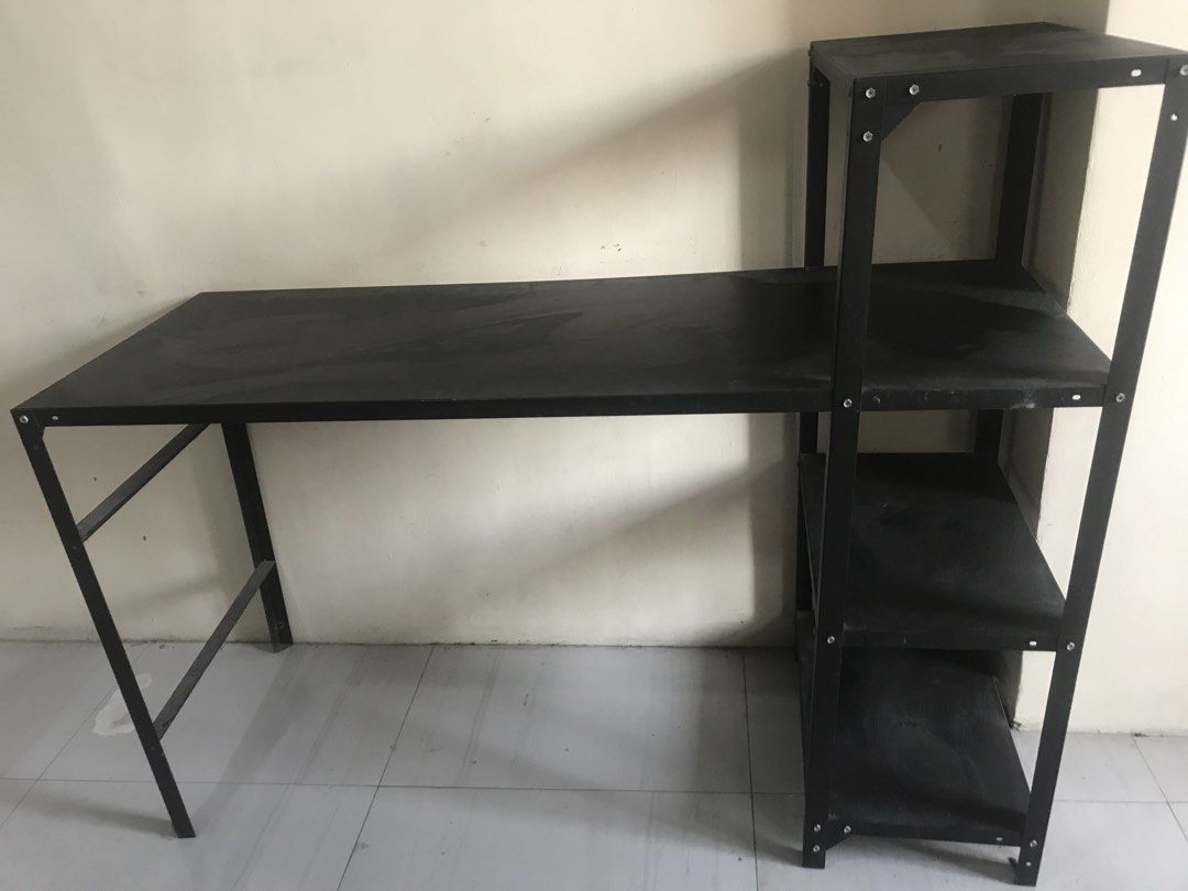 Black Metal Table (Category: Table Linen & Textiles) located in Manila. Submitted by arashi.aiko (Listing ID 1437683563, Image 2). Description: perfect for work and studying.