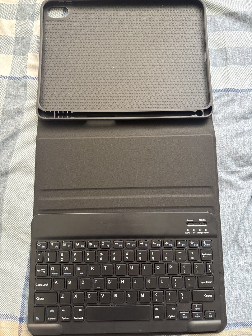 Black Tablet Keyboard Case453002237597470720
