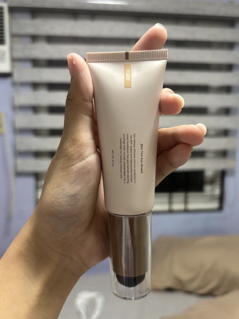 BLK Cosmetics Skin Tint Sun Shield - Toast (Category: Makeup) located in Manila. Submitted by felookie (Listing ID 1437679638, Image 2). Description: RFS: Don’t use it anymore, using diff skin tint Condition: Still full like 95%, but brush is used and no box. Issue: None 📍STA. ROSA LAGUNA Buyer will shoulder sf fee - jnt/lalamove delivery MOP: Gcash.