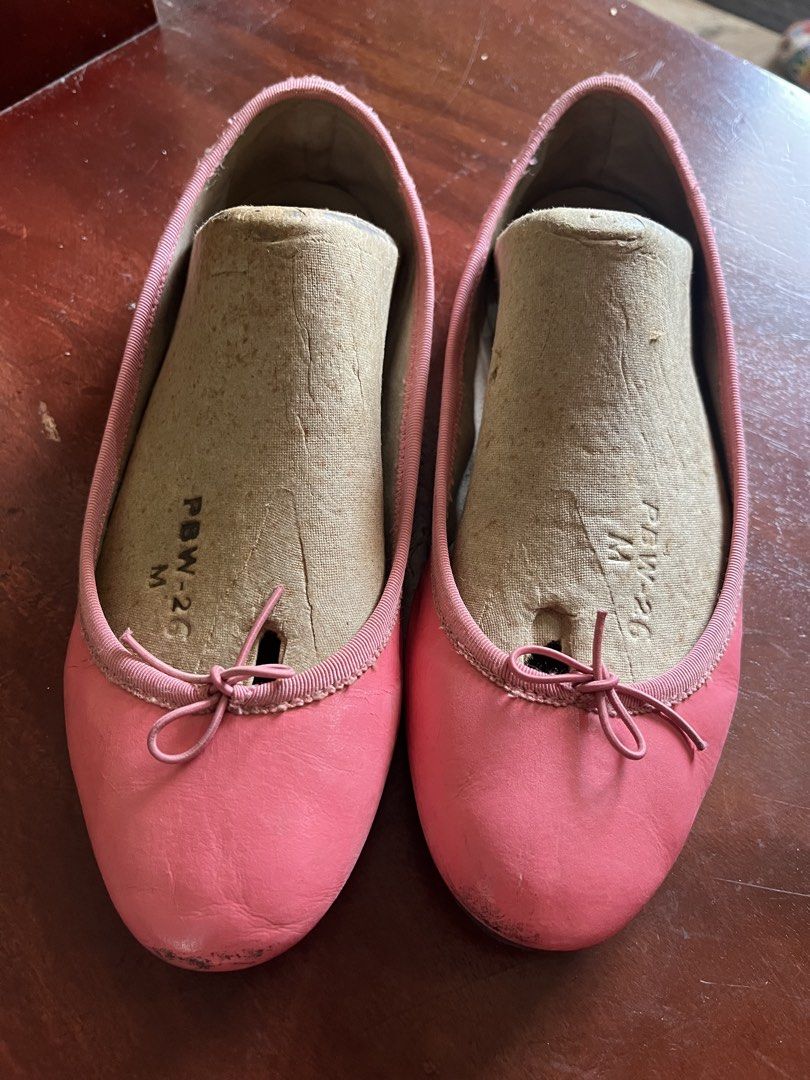 Bloch Pink Ballet Flats Size 7.5 (Category: Flats & Sandals) located in Quezon City. Submitted by rebekkapacs29 (Listing ID 1437678723, Image 1). Description: .