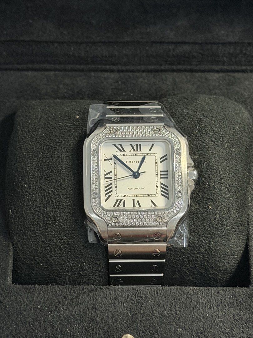 Cartier Santos Automatic Medium Diamonds (Category: Luxury Watches) located in San Juan City. Submitted by rhyswatchph (Listing ID 1437595094, Image 1). Description: Cartier Santos Medium Diamonds W4SA005 Year 2021 Full Set Condition 9.8/10 San Juan City/New Manila QC On Hand 600,000.
