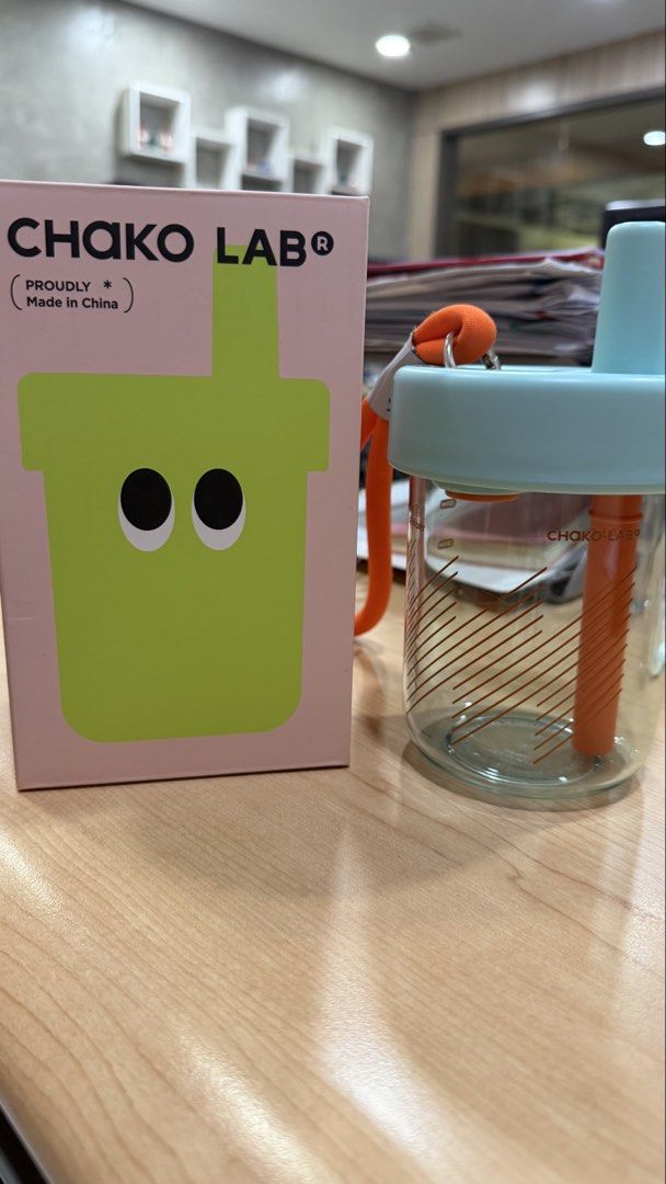 Chako Lab Straw Cup (Category: Water Bottles & Tumblers) located in Rizal. Submitted by iamjewela (Listing ID 1437588952, Image 2). Description: For Sale: Chako Lab Straw Cup – 450ml Condition: Like new, used only once (complete with box and original packaging) Inclusions: Carrying cotton strap + FREE brand new silicone boot RFS: Need funds. Guaranteed authentic. PM for more details 😊.