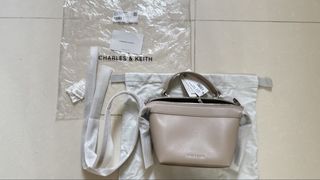 （分類：）位於 。 由 Kaypugpug 提交（商品編號 1437673272，圖片 1）。簡介： 。