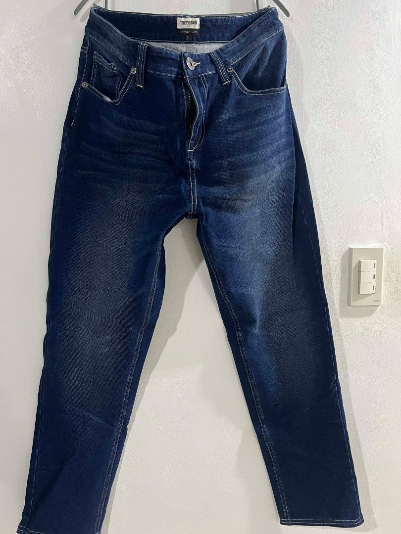 Chevignon Comfort Taffin Jeans (Category: Jeans) located in Quezon City. Submitted by silverforest_0cab92 (Listing ID 1437676784, Image 1). Description: - Chevignon dark blue jeans - Size: 32 - Classic five-pocket design - Button closure with brand engraving - Two back pockets - Leather brand patch -32X38.