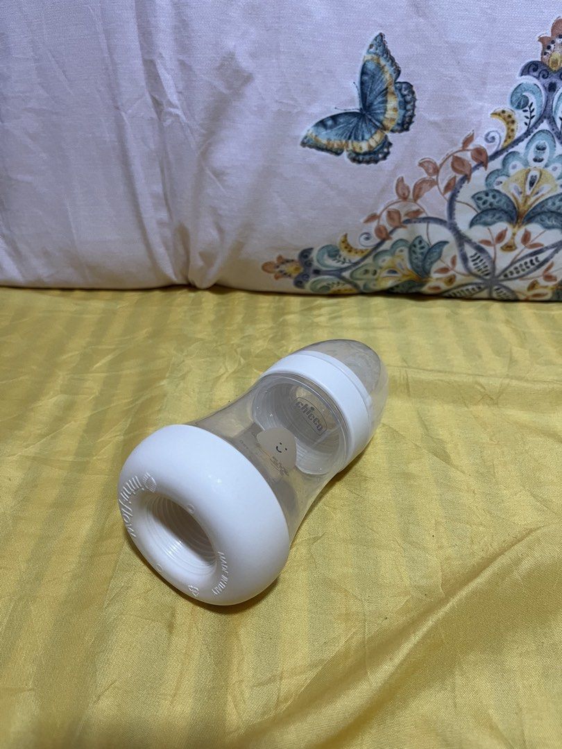 Chicco feeding bottle (Category: Breastfeeding & Bottle Feeding) located in Manila. Submitted by trixiakriz45954 (Listing ID 1437704964, Image 2). Description: Chicco feeding bottle 150 mL opened and sterilized but not used..