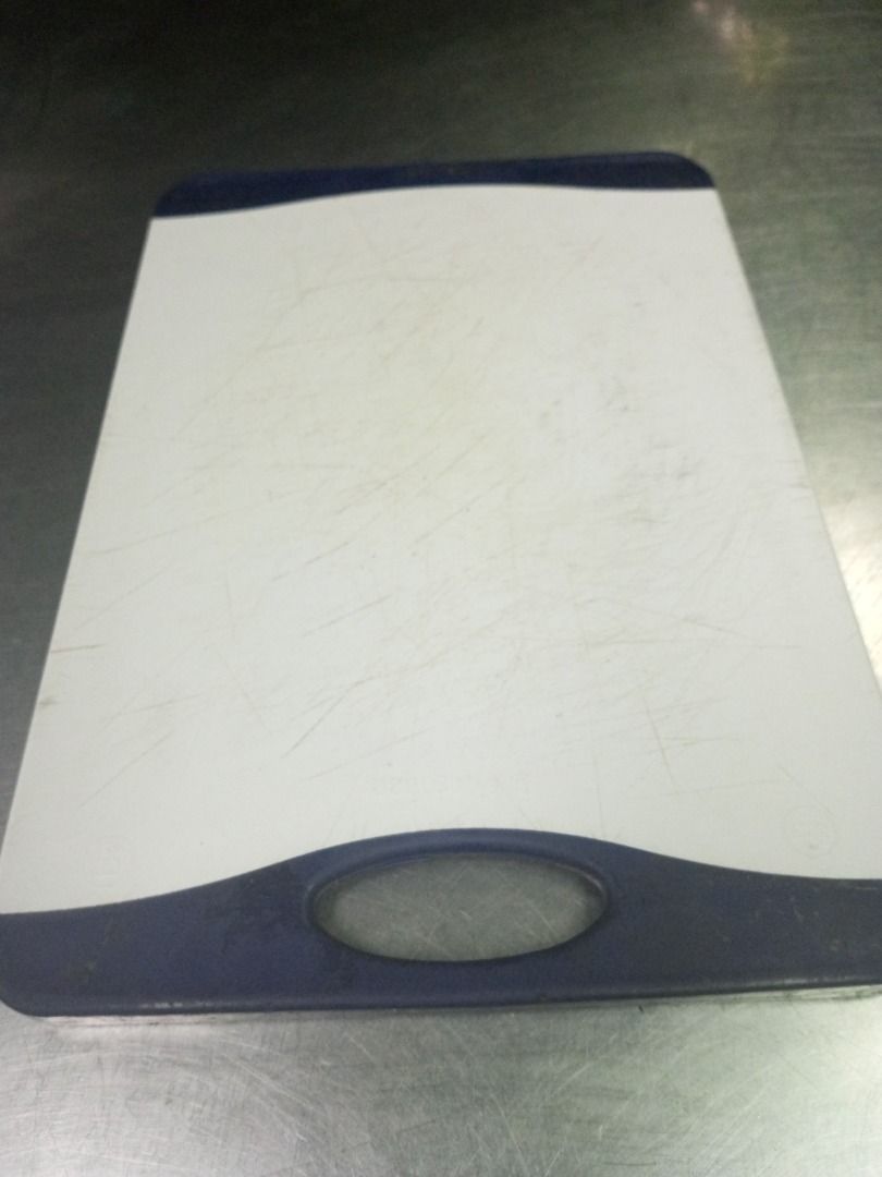 Chopping Board (Category: Knives & Chopping Boards) located in Quezon City. Submitted by foxsquaredeals (Listing ID 1437645246, Image 1). Description: 8"W x 11.5"H 1pc available RFS: Used from previous business Own pick up/SF shouldered by buyer. MOP: Cash upon pick up, BDO, BPI or Chinabank .