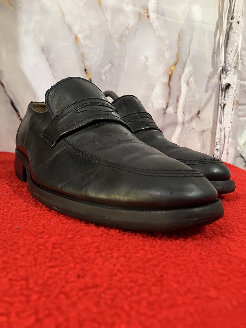 CLARKS BLACK LEATHER SHOES SIZE 10 MEN (Category: Casual Shoes) located in General Mariano Alvarez. Submitted by adonid (Listing ID 1437603418, Image 2). Description: CLARKS BLACK LEATHER SHOES ORIGINAL CLARKS BLACK LEATHER SHOES GOOD CONDITION NORMAL SIGN OF USAGE ONLY SIZE 10 MEN.