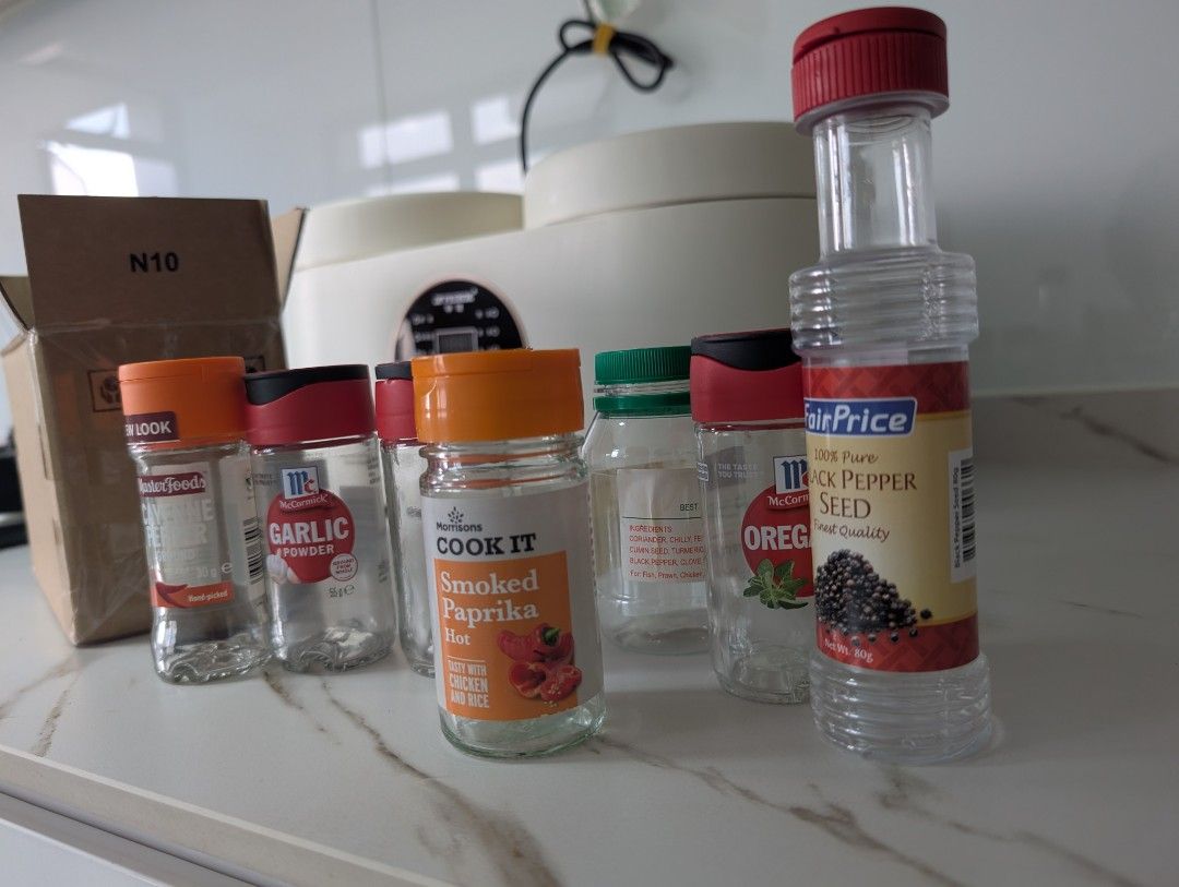 Cleaned and empty spice jars452748061705523200