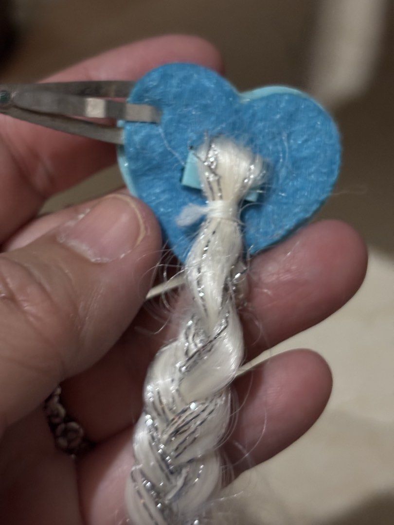 Clip of elsa (Category: Character Goods) located in Manila. Submitted by vintageaccessories (Listing ID 1437650373, Image 2). Description: .