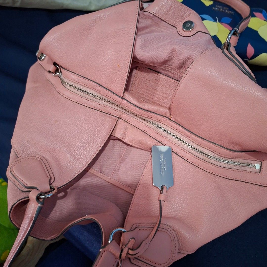 Coach Eddie Turnlock Baby Pink (Category: Shoulder Bags) located in Cavite. Submitted by sofabinpink (Listing ID 1437707761, Image 2). Description: Signs of use.