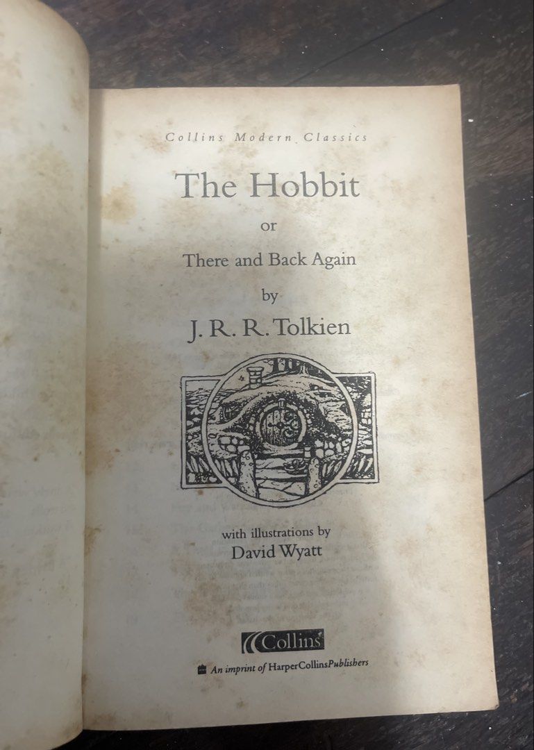 Collins Modern Classics “The Hobbit” by J.R.R Tolkien (Category: Storybooks) located in Manila. Submitted by radvelarde (Listing ID 1437753253, Image 2). Description: Pre-loved .
