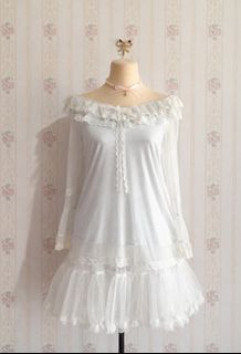 (Category: ) located in . Submitted by adore.armoire (Listing ID 1437674811, Image 1). Description: .