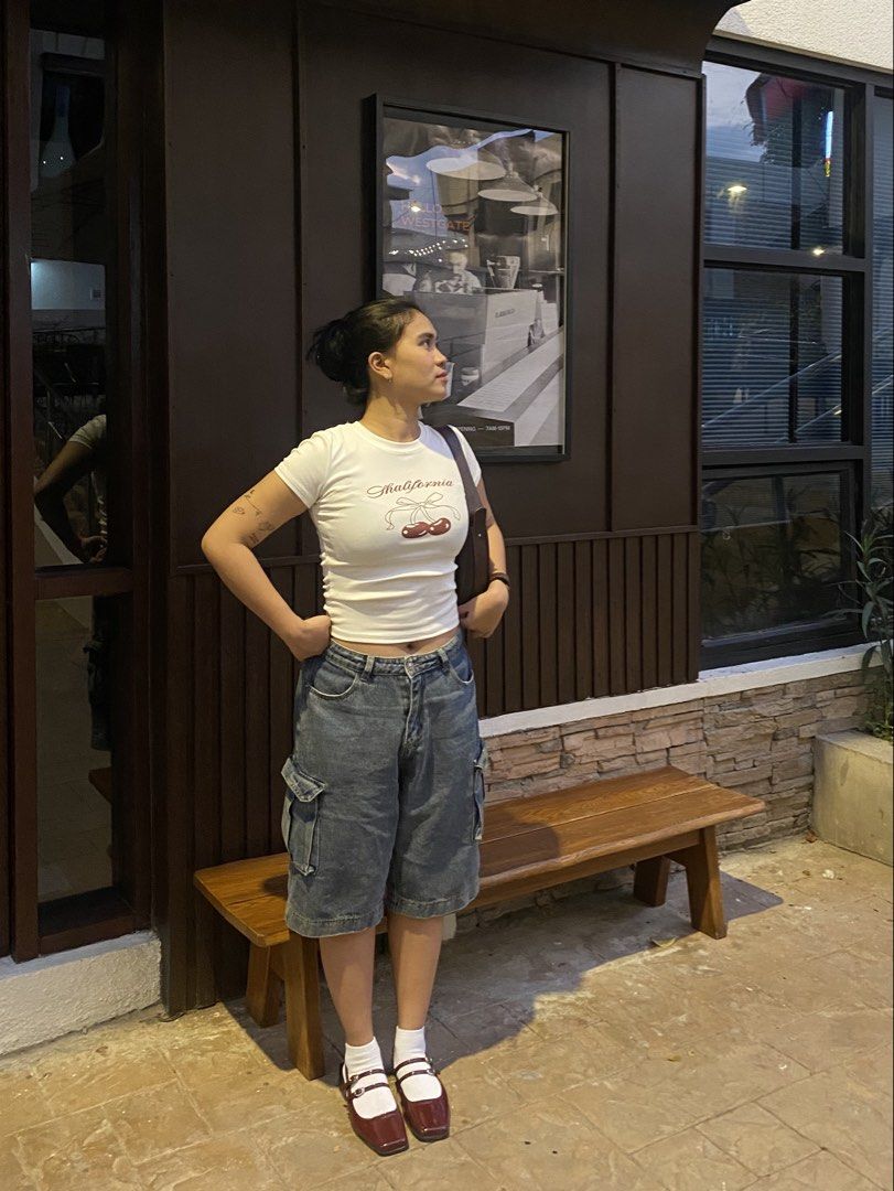 Denim Cargo Shorts (Category: Shorts) located in Santa Rosa. Submitted by jas_preloved21 (Listing ID 1437684800, Image 2). Description: Unisex Classic denim cargo shorts. Medium wash. Button and zipper closure. Multiple pockets. Casual wear..