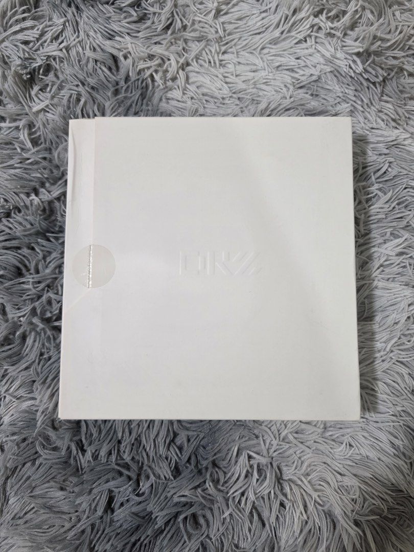 DKZ Light Ring (Official Lightstick) (Category: Lighting) located in Angeles City. Submitted by crunchychingu (Listing ID 1437747654, Image 2). Description: - Unsealed but never used.