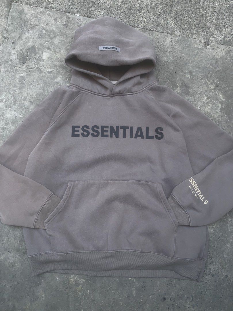 ESSENTIALS HOODIE (Category: Activewear) located in Caloocan City. Submitted by grandpenguin-811b (Listing ID 1437620106, Image 1). Description: OFF/LEGIT swabeng swabe ganda pa neto nagiba color sa right sleeve.