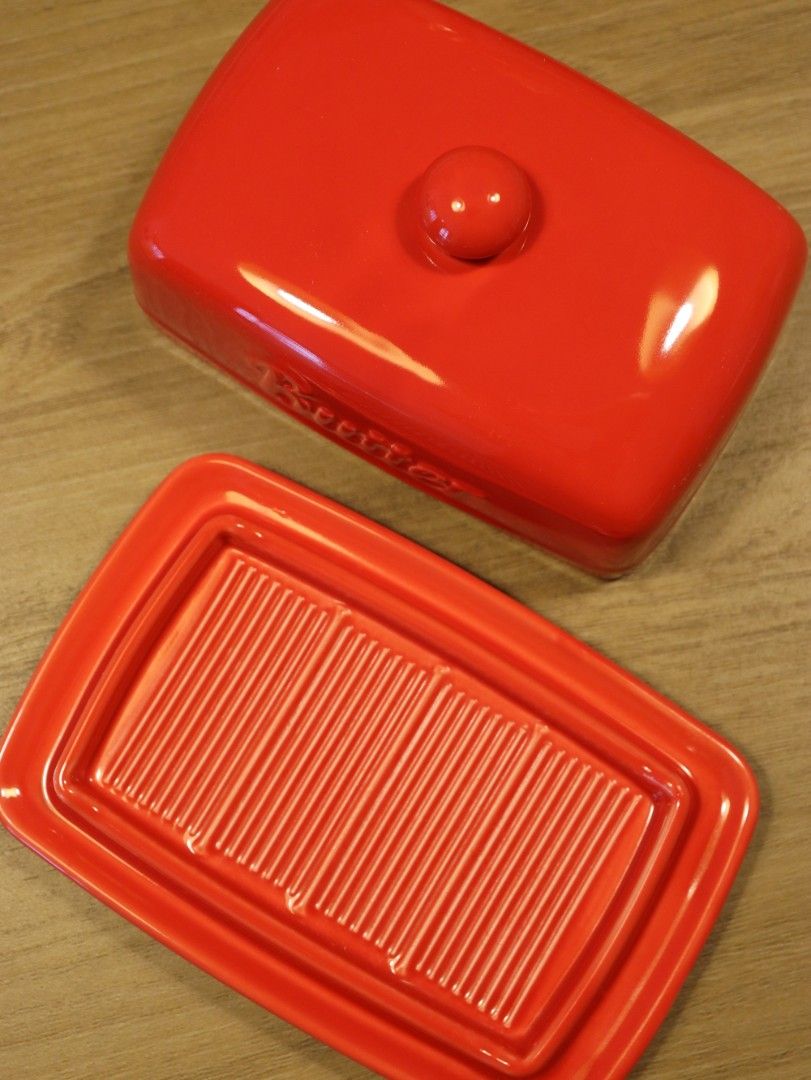 Farmhouse Red Ceramic Butter Dish453069159678627844