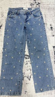 (Category: ) located in . Submitted by eirapreloved (Listing ID 1437722330, Image 1). Description: .