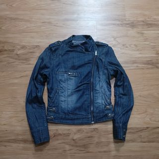 (Category: ) located in . Submitted by hiphop_locker (Listing ID 1437725415, Image 1). Description: .