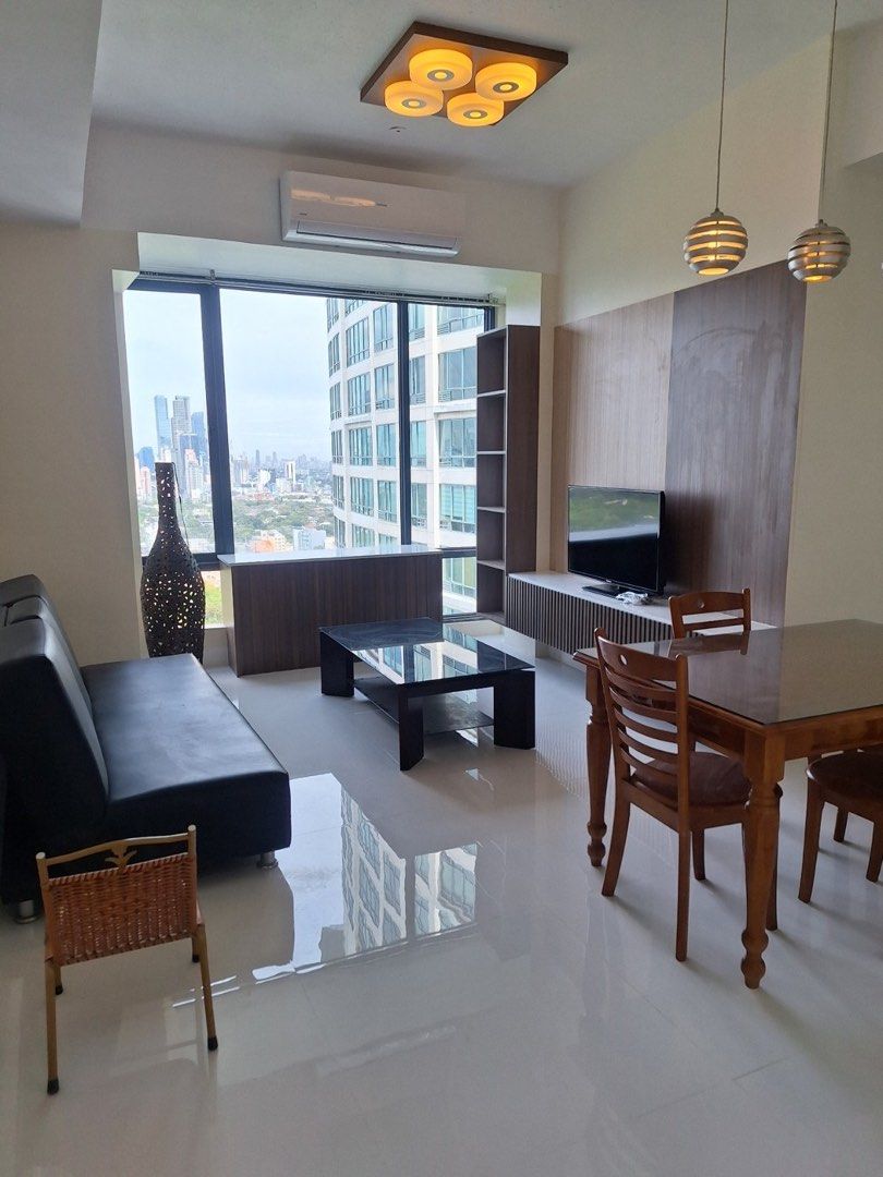 For Rent 2-bedroom Unit in Bellagio BGC (Category: Apartments & Condos) located in Makati City. Submitted by PropertyHotspot (Listing ID 1437660304, Image 1). Description: FOR LEASE: Bellagio 2 Location: BGC Property details: - Located on the 27th floor - Size: 86 sqm - 2 Bedrooms - 2 Toilet & bath - Fully Furnished (newly renovated) - Golf course view - 1 parking slot Rental Rate: Php 110,000.00 .