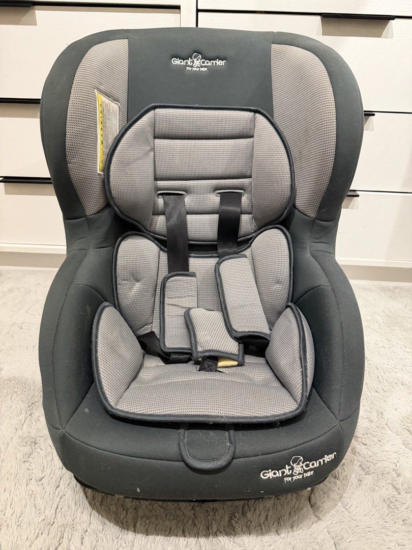 Giant Carrier Car Seat (Category: Car Seats) located in Paranaque City. Submitted by kyvn19 (Listing ID 1437721135, Image 3). Description: - Giant Carrier car seat - Dark grey color - Padded seat and headrest - Adjustable straps - Sturdy base for secure installation.