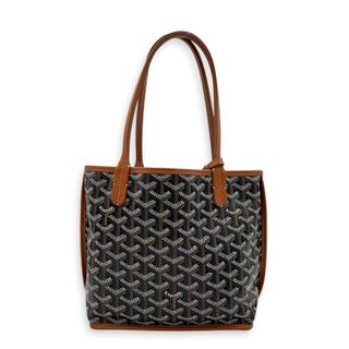 (Category: ) located in . Submitted by carousellluxury (Listing ID 1437617328, Image 1). Description: .